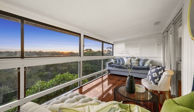 Modern Luxury Meets Nature:5BR Outdoor Oasis-Tennis Court,Pool,Spectacular Views