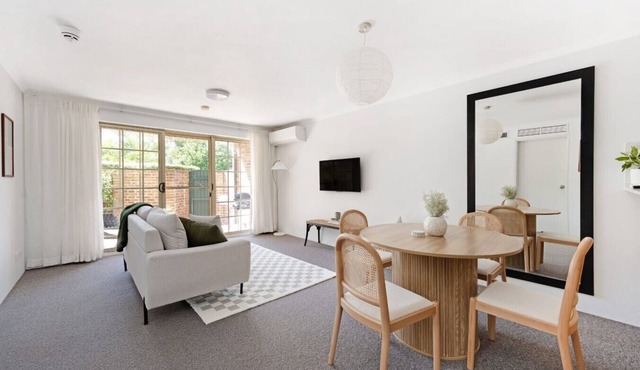 Modern Neutral Haven with Premium Amenities