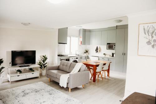 Modern Oberon Retreat Close to Lakes & Forests