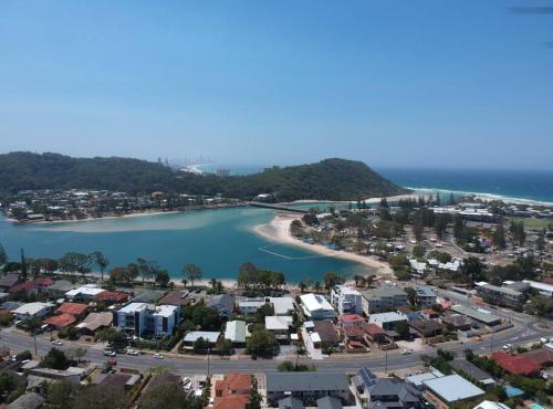 Modern Palm Beach getaway to suit whole family