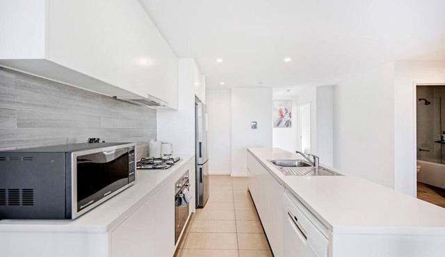 Modern Retreat near DFO and Sydney Olympic Park