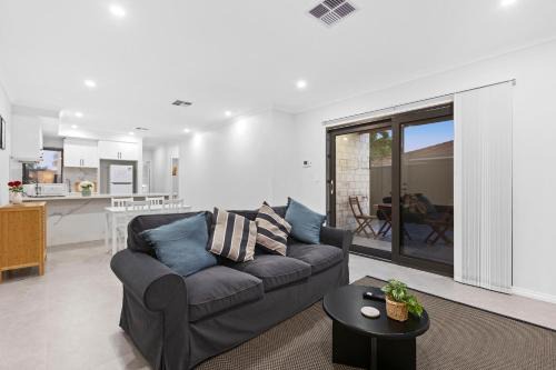 Modern Rooms for Professionals-Walk to Curtin University