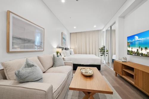 Modern Studio with Rooftop and BBQ Access