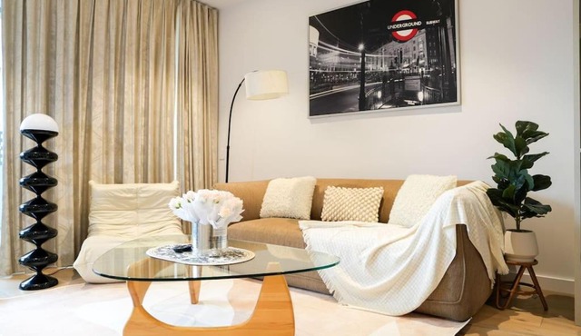 Modern Urban Oasis in the Heart of Chinatown