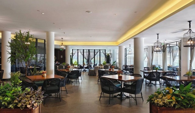 Moon River Puyue Hotel