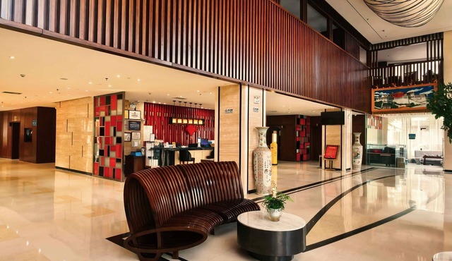 Moonlight International Hotel - Shangri-La Dukezong Ancient City