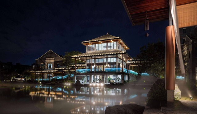 MOONRISE HOTELS & RESORTS