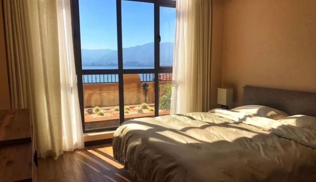Moonshine Villa on Lake Erhai