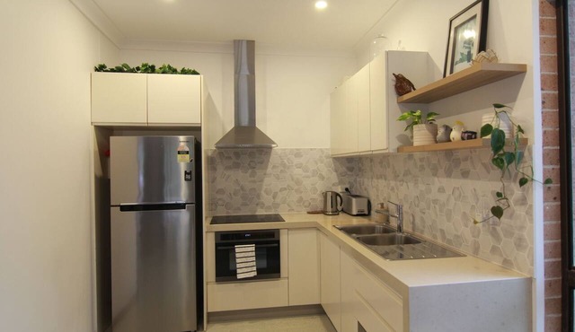 Mountain view magic: Enjoy peace and tranquility in this sunny home