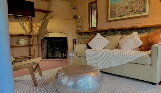 Mudbrick Retreat in Adelaide Hills - Maccy's Cottages!