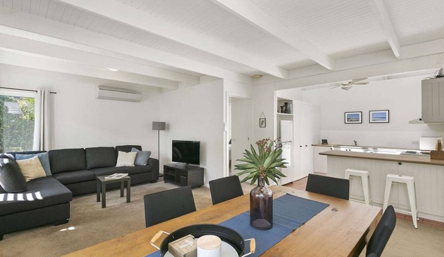 Mysa Anglesea. Sleeps 6 WiFi. Netflix. CafesShops