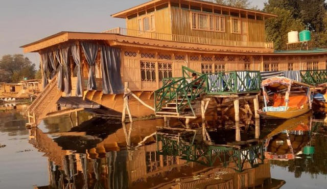 Nageen Castle Group of House Boats