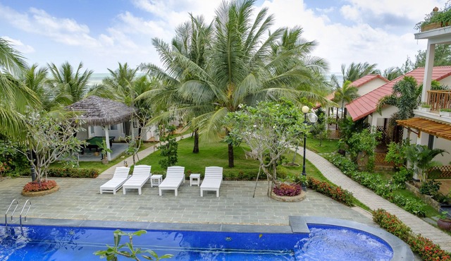 Naomi Resort