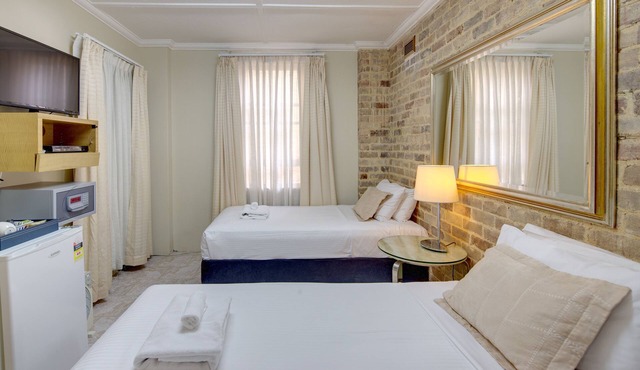 Neutral Bay Lodge
