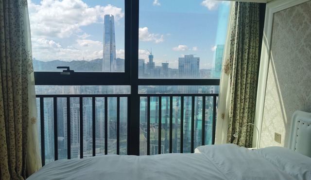 New CBD high-rise 3-brm LOFT, Huaxun Center, Luohu