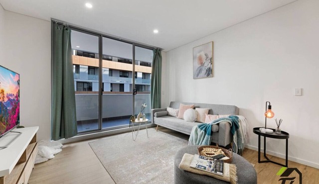 New Vivid 2 bedrooms Apts in Heart of Wolli Creek