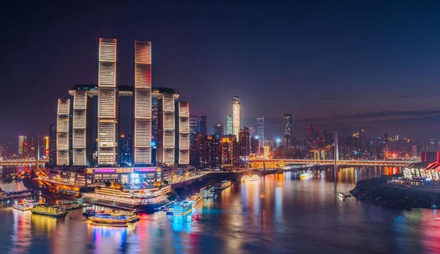Neyar Tranquil Light and Shadow Aesthetics Hotel-Free Laundry-Free coffee-About 15 minutes' walk to Hongya Cave and Monument to the people's Liberation Scenic Spot