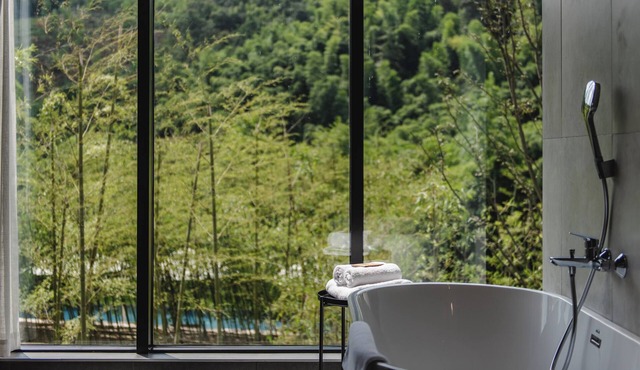 Nian hotel & resorts