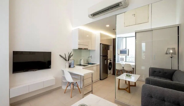 Nice Studio Free Pool & Gym @ Rivergate D4