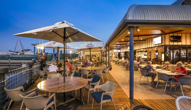 Nightcap at Kawana Waters Hotel