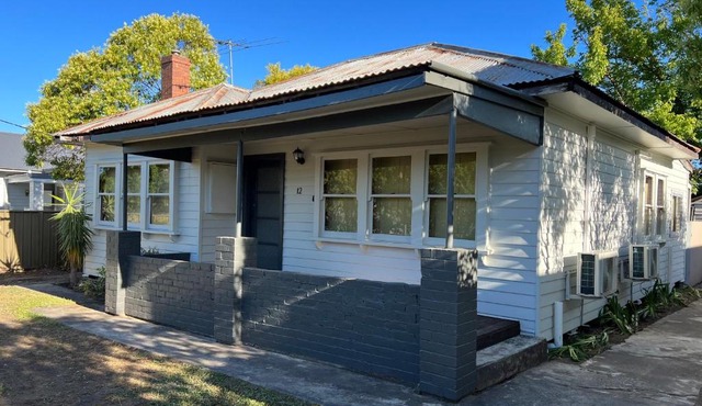 Nilmar Ave - Central Cozy 1950s Wodonga 3br Cottage
