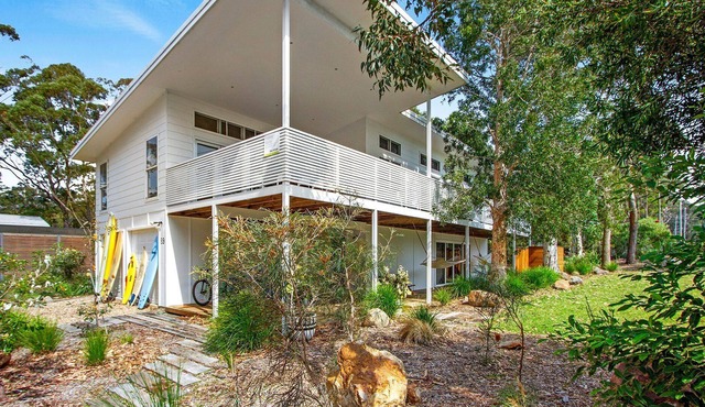 North Bendy Beach house located across the road from beaches
