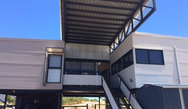 Nyola Beach House - Peppy Beach Retreat