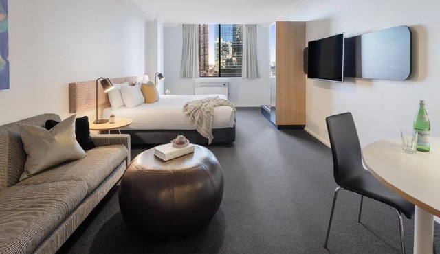 Oaks Perth Hotel