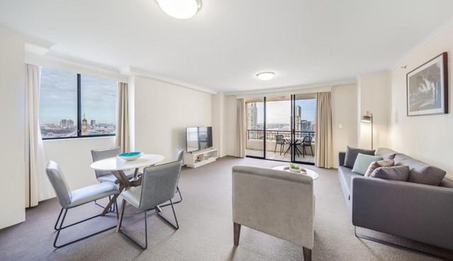 Oaks Sydney Castlereagh Suites