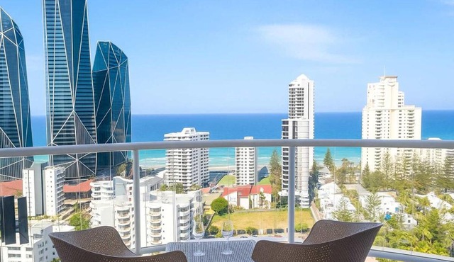 Ocean View Studio Apartment Surfers Paradise - Free Parking