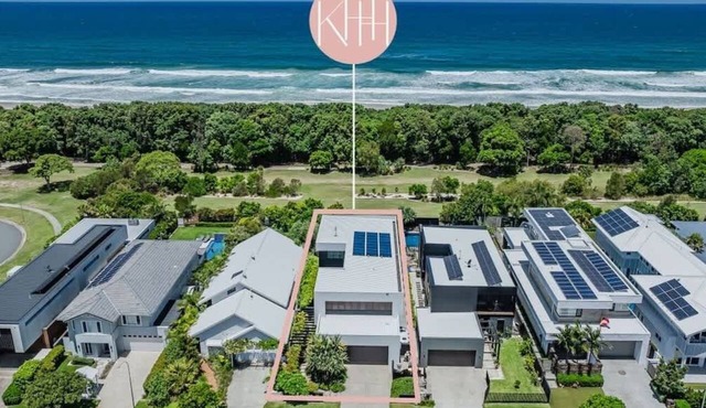 Oceans Echo - Beachfront luxury holiday home