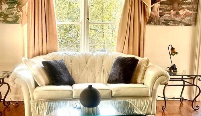 Old World elegance Views & Wood Fire