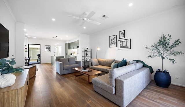 Olive Lane - Boutique Escape & Serene Farmland Views
