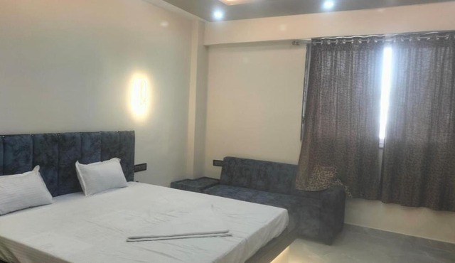 Om Hotel