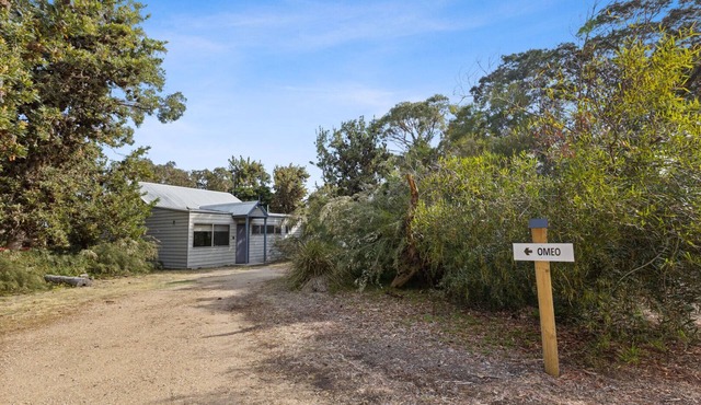 Omeo - Waterfront Retreat: Secluded lodges perfect for nature lovers