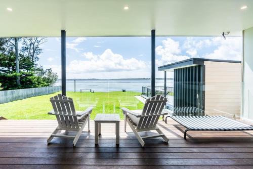 On The Corso - Sun-soaked Serenity with Lake Access
