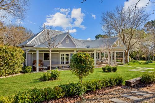 One Bedroom Cottage with Pets allowed in the Rose Suite only-fee applies