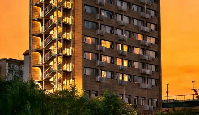 Orange Hotel Beijing Yansha Landmark River