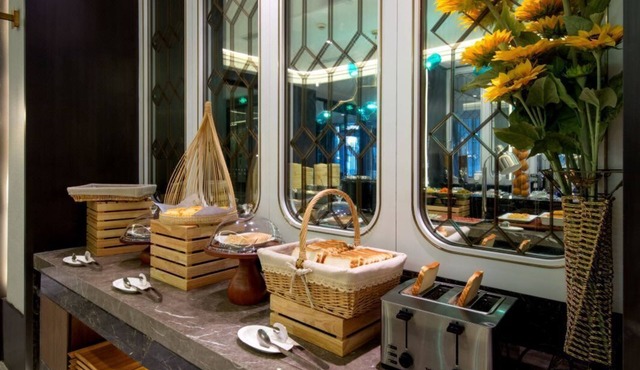 Orange Hotel Fair Road North Bund