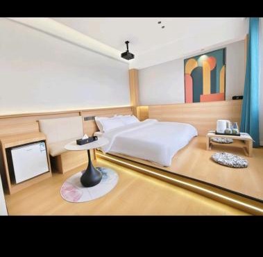 Orange Huaju Hotel