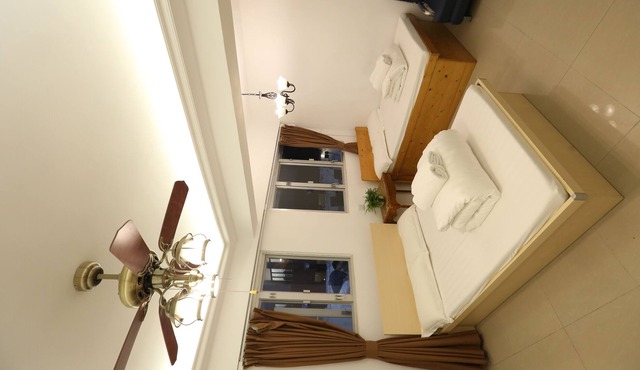 P010廟街夜市，油麻地MTR站步街20秒，交通方便，廚房，陽台，独立卫生间，即热水器，旺角尖沙咀