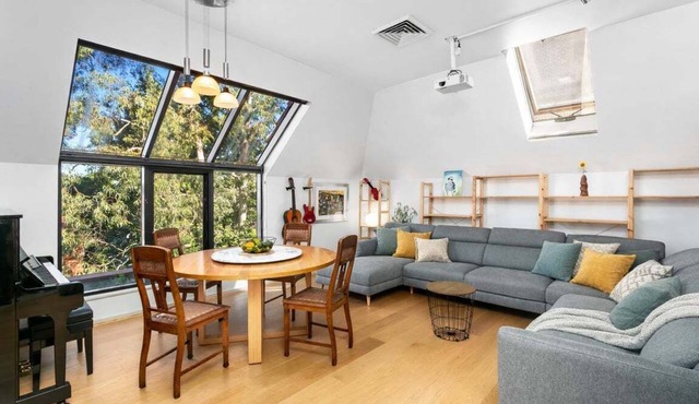 PAC24 - North Sydney Stylish Loft | Contemporary Finishes