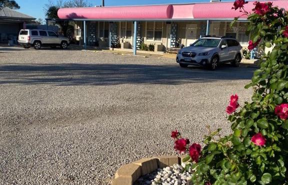 Paddle Steamer Motel