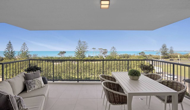 Panoramic Ocean View - 4th Floor Designer 2BR 2BTH