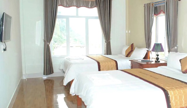 Paradise Hotel