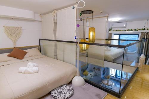 - Parent Child Travel - 2-Residence - Wanda Plaza - Yangming International Ganzhou Middle School - University City - Football Park - Binjiang International - Baoneng Xinduhui Cinema -