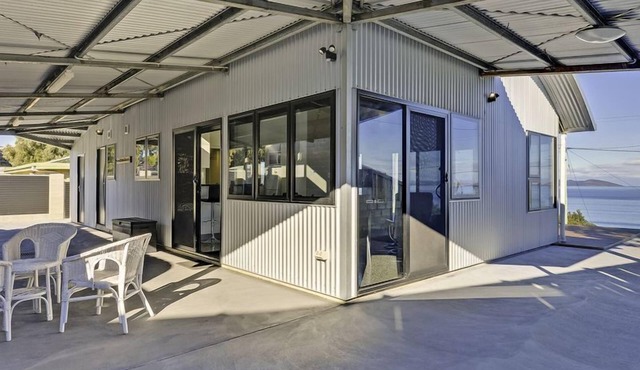 Park Beach Retreat - Ideal for couples