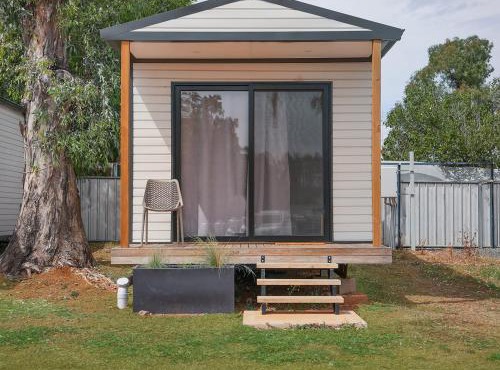Parkes Cabins