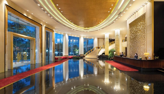 Parklane Hotel