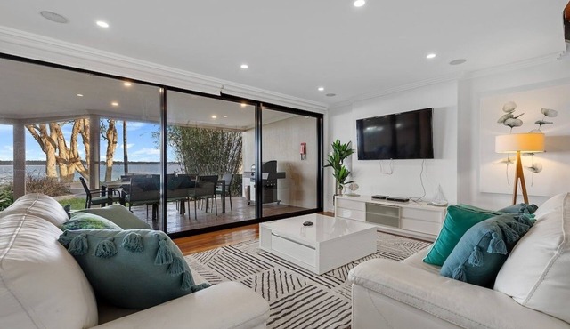 Peaceful Budgewoi Family Getaway